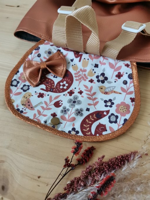 sac à dos enfant simili bronze motifs animaux avec noeud 