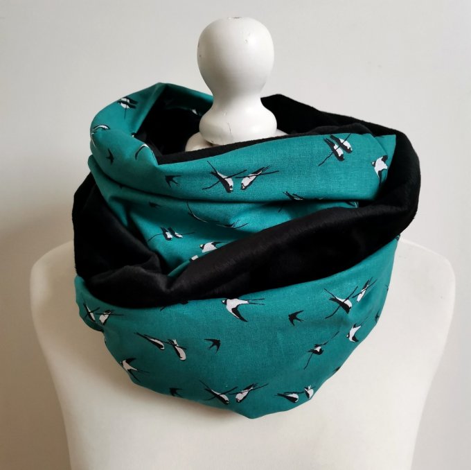 Tour de cou adulte double tour motifs hirondelles bleu minky polaire noire 