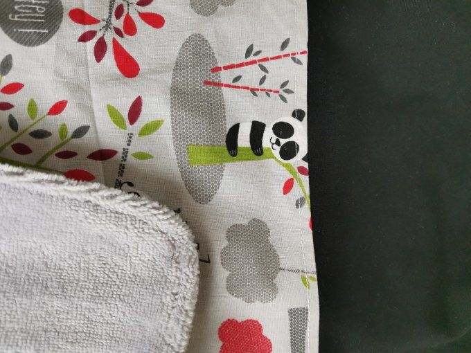 bavoir cantine motifs panda unis noir éponge grise