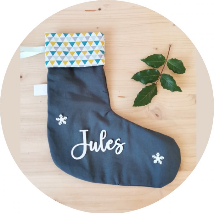 Botte de Noël gris et motifs triangles 