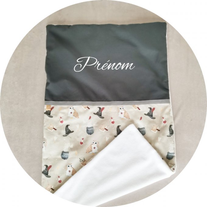 En stock Couverture motifs Magic , unis gris foncé et polaire blanche 