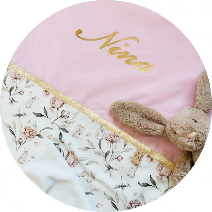 Couverture motifs Lapins  et unis rose