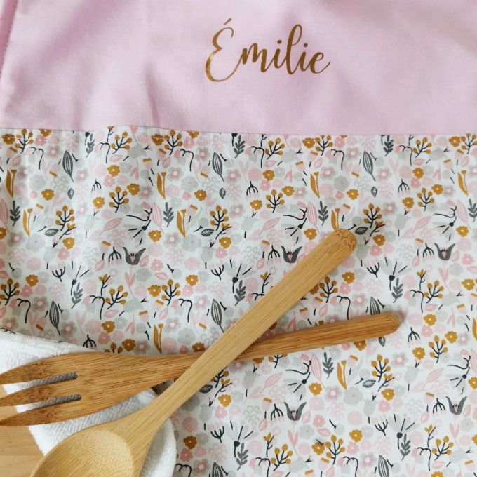 bavoir cantine motifs fleuri 5 et coton unis rose